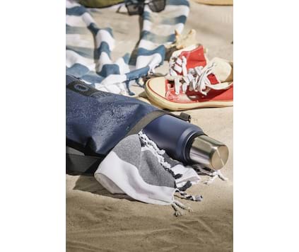 Hamamhandduk I återvunnen material - blå rand inklusive totebag
