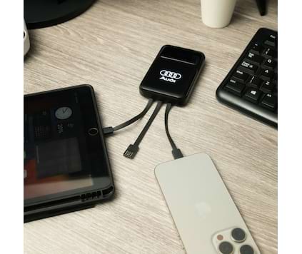 Powerbank 10.000mAh med inbyggda kablar